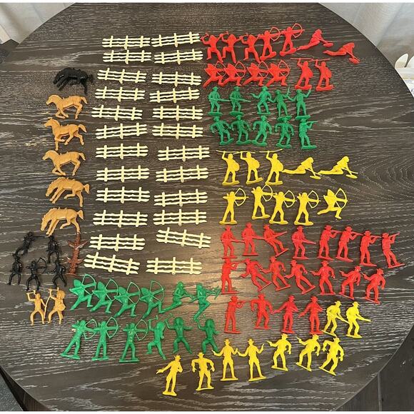 Plastic Western Cowboys Indians Horses And Fences, 100 Piece Lot Unbranded - Picture 1 of 16